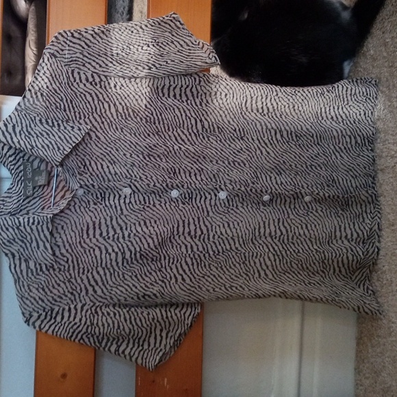 Silk animal print blouse - Picture 7 of 7